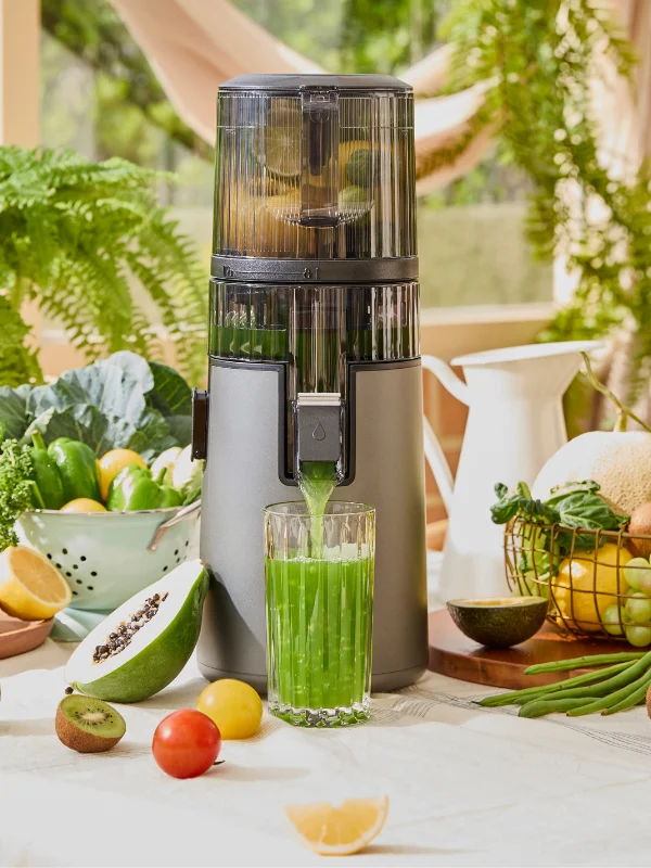 System sitkowy wyciskarki Hurom H70 ST Pure – efekt w szklance