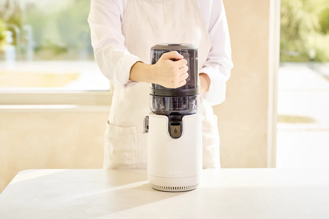 Hurom E50ST z warzywami korzeniowymi – inspiracja na sok z marchwi i buraka