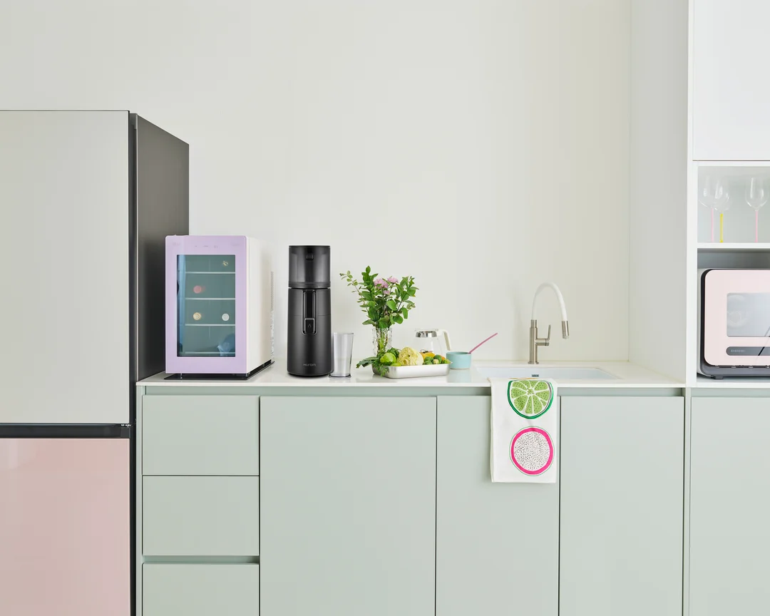 Hurom H400 w aranżacji z warzywami liściastymi – inspiracja na zielony sok cold press