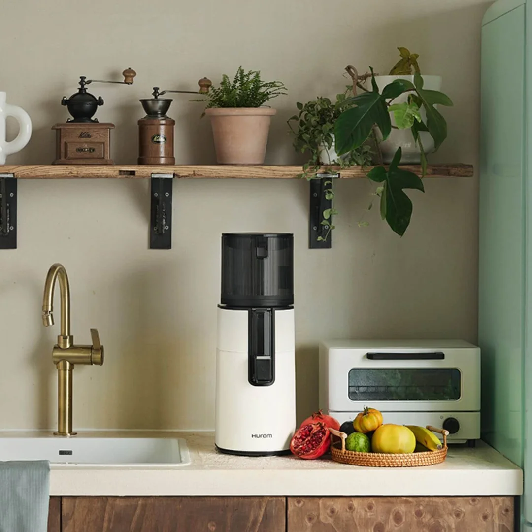 Wyciskarka wolnoobrotowa Hurom H400 – inspiracja na domowe soki cold press w kuchni