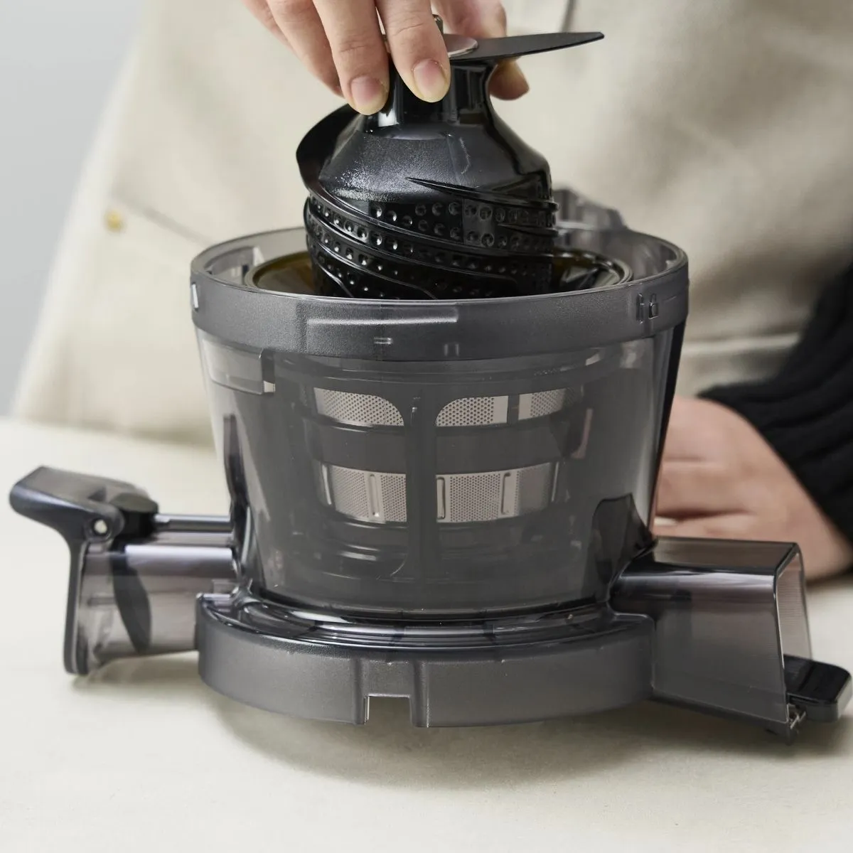 Hurom H80 ST - Zintegrowany wylot