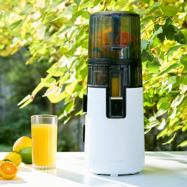 Wyciskarka Hurom H70 FT Tytanowa i Butelka na sok Smeg 500 ml