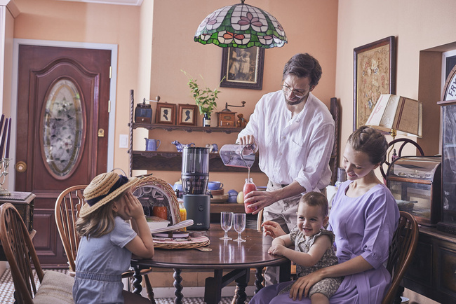 Hurom H320N Deep Green i Butelka na sok Smeg 500 ml