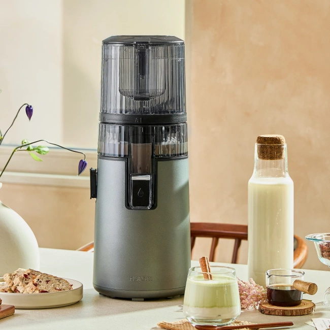 Wyciskarka Hurom H70 FT Tytanowa i Butelka na sok Smeg 500 ml